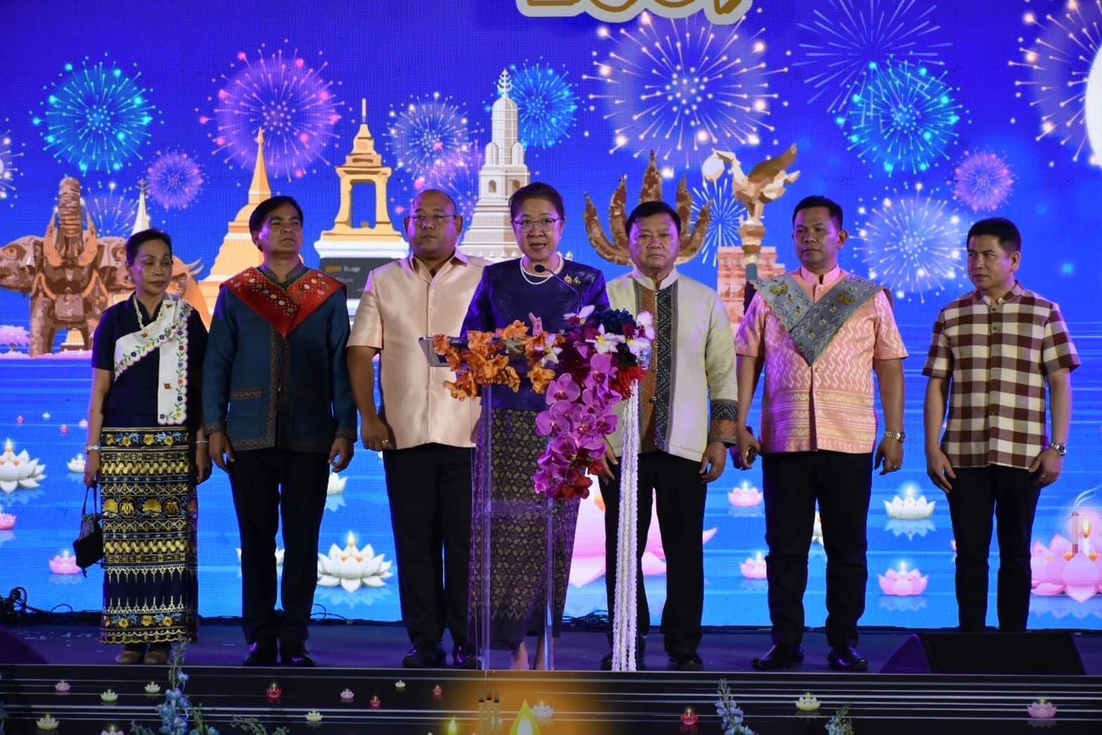 รองผู้ว่าฯนนทบุรี เปิดงานประเพณีลอยกระทง กระตุ้นเศรษฐกิจท้องถิ่น