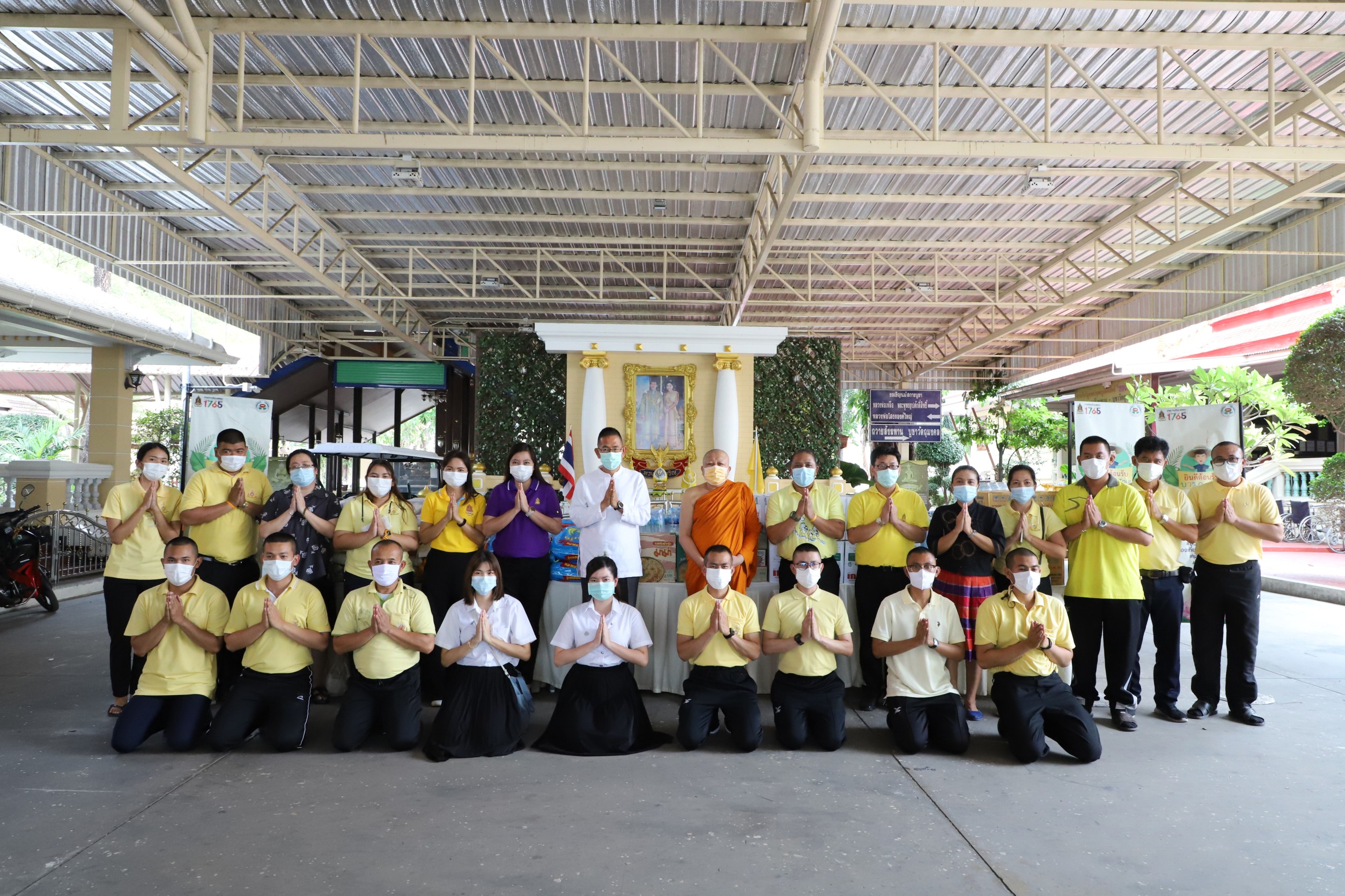 "วัดโบสถ์-ชุมชนคุณธรรมพลังบวร" มอบเครื่องอุปโภคบริโภคช่วยเหลือประชาชนที่ได้รับผลกระทบโควิด