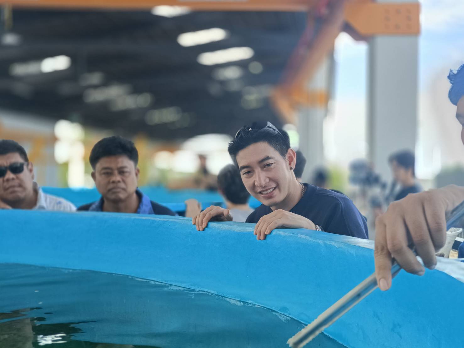 ดารานักร้องชื่อดัง"โตโน่" ภาคิน มอบอุปกรณ์การแพทย์ช่วยสัตว์ทะเลระยองอีกรอบ