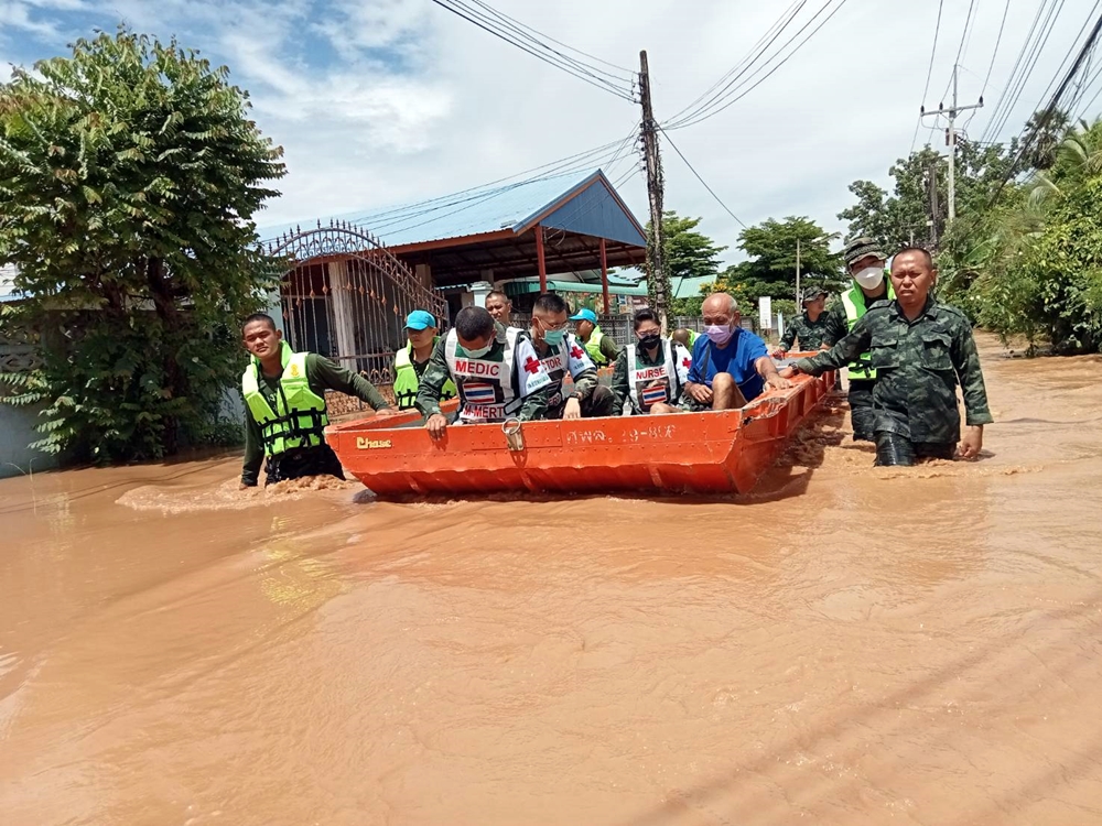 กองพันทหารม้าที่ 28 ร่วมบูรณาการช่วยเหลือประชาชนได้รับผลกระทบน้ำท่วม