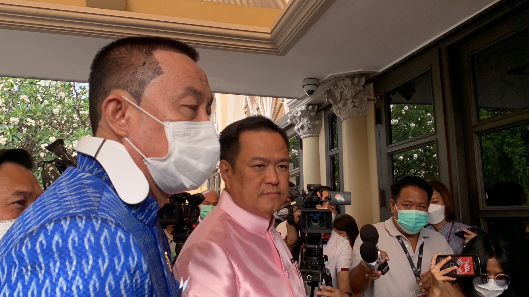 "อนุทิน-ศักดิ์สยาม" ถอยหากพบสิ่งผิดปกติ สั่งสอบราคาป้ายสถานีกลางบางซื่อ 33 ล้าน รู้ผล 7 วัน