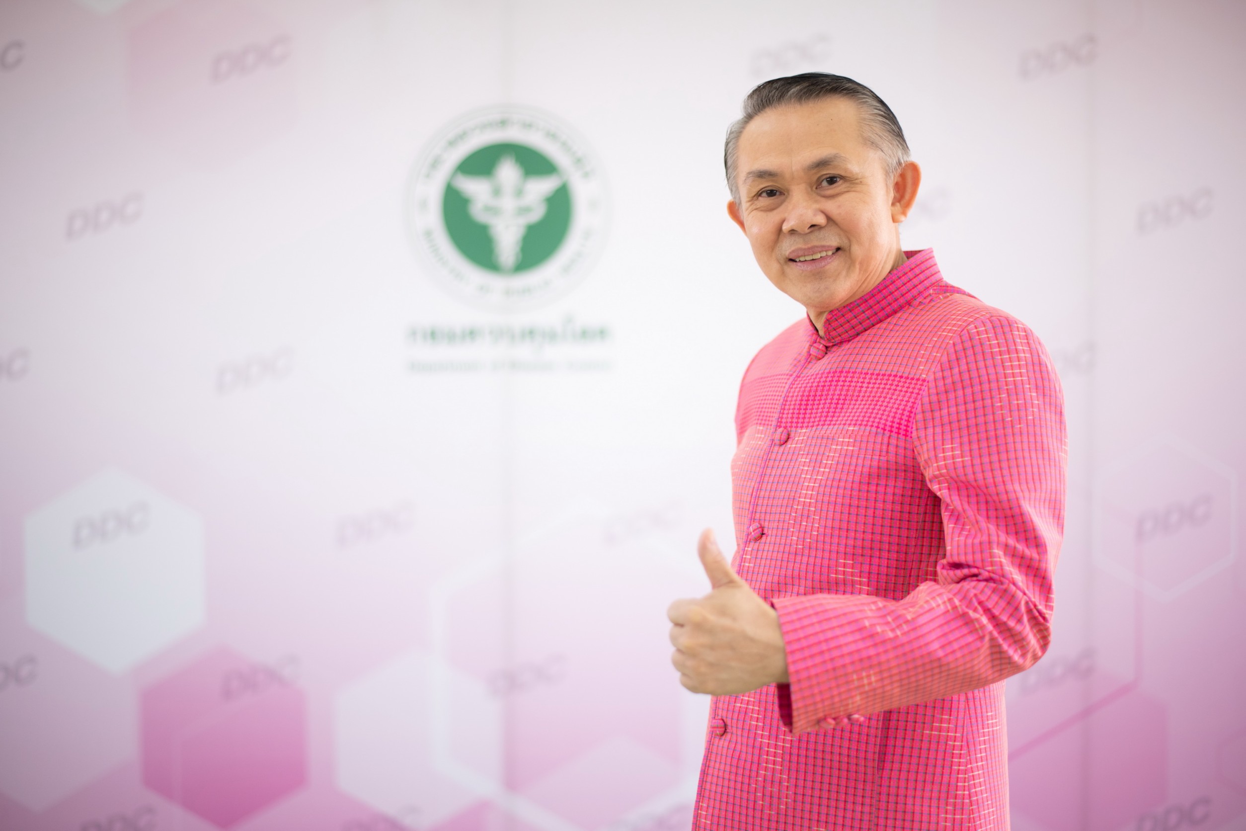 กรมควบคุมโรคแนะ ลูก-หลานดูแลผู้สูงอายุใกล้ชิด ลดเสี่ยงพลัดตกหกล้ม