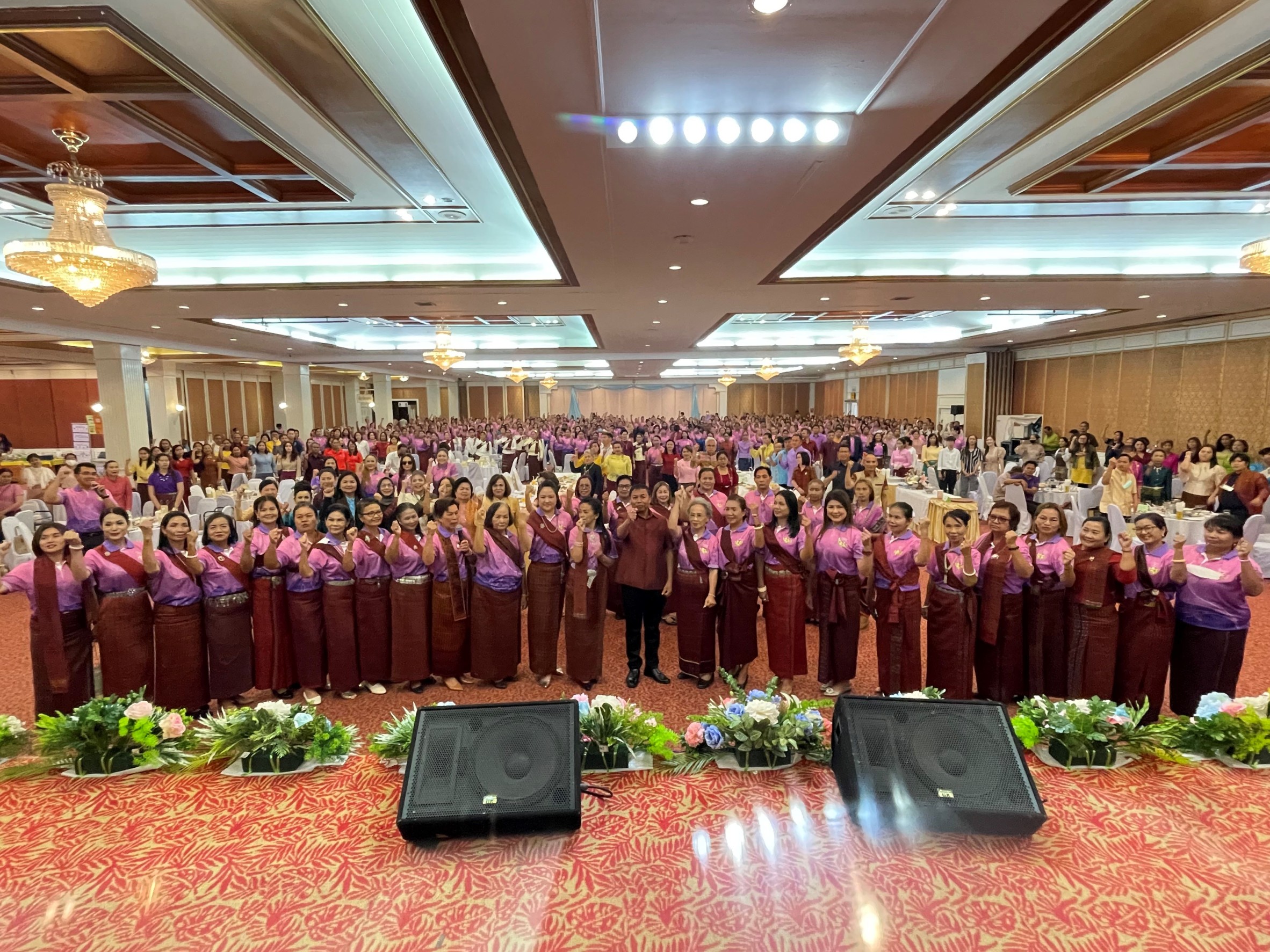 สุรินทร์  จัดงานวันสตรีสากลเพื่อรวมพลังสตรีสุรินทร์พัฒนาท้องถิ่นฟื้นฟูเศรษฐกิจชุมชน