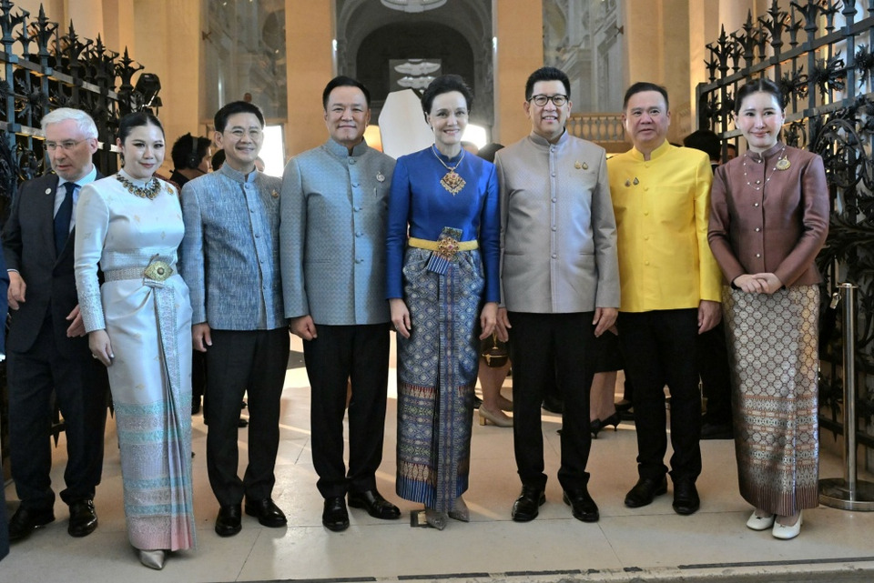 นายกฯ ร่วมชมนิทรรศการ 170 ปีสัมพันธ์ไทย–ฝรั่งเศส “ราชพัสตราสู่สากล” ถ่ายทอดมรดกผ้าไทยในปารีส