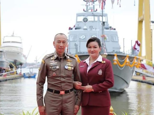 ‘บิ๊กต่อ’มอบให้'แม่บ้านบช.ก.ปันน้ำใจต้านภัยหนาว63'