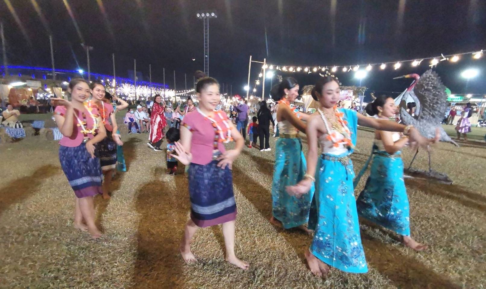 งาน BURIRAM ถิ่นภูเขาไฟไดโนเสาร์ COUNTDOWN วันที่ 3 ยังคึกคัก​ ร่วมรำวงย้อนยุคสนุกสนาน