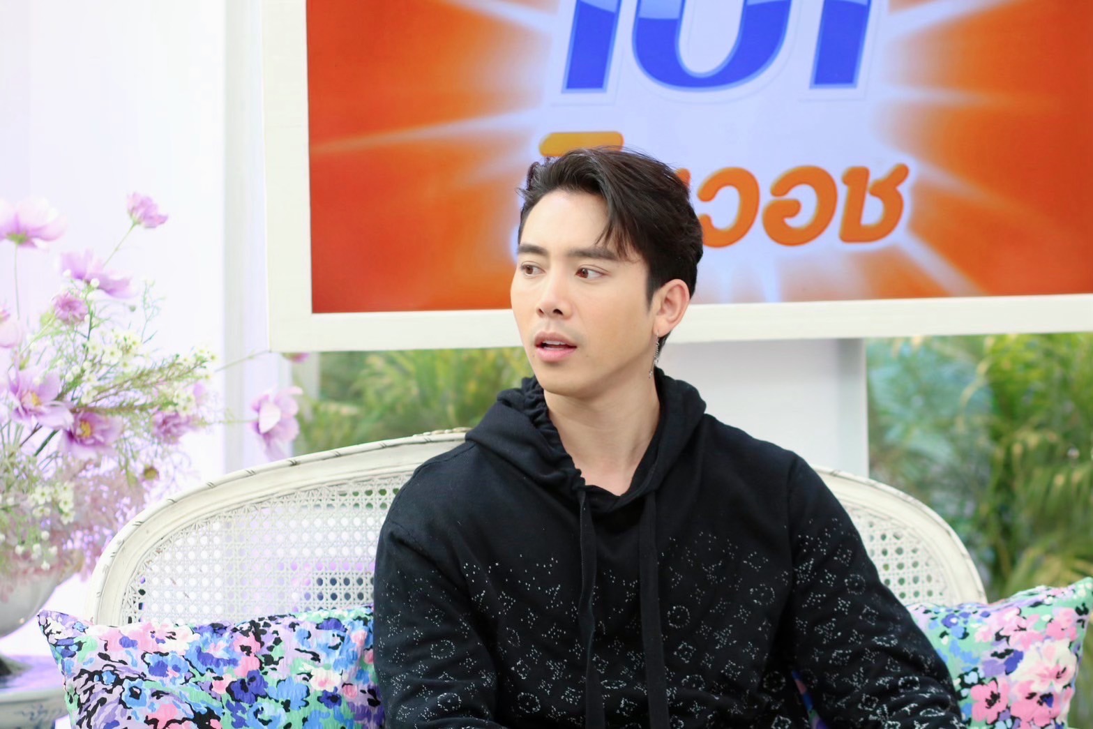  ติดตามเรื่องราวชีวิตอันโชกโชนของนักร้องลูกทุ่งสุดฮอตก่อนจะมาเป็น “เบิ้ล ปทุมราช” ในวันนี้