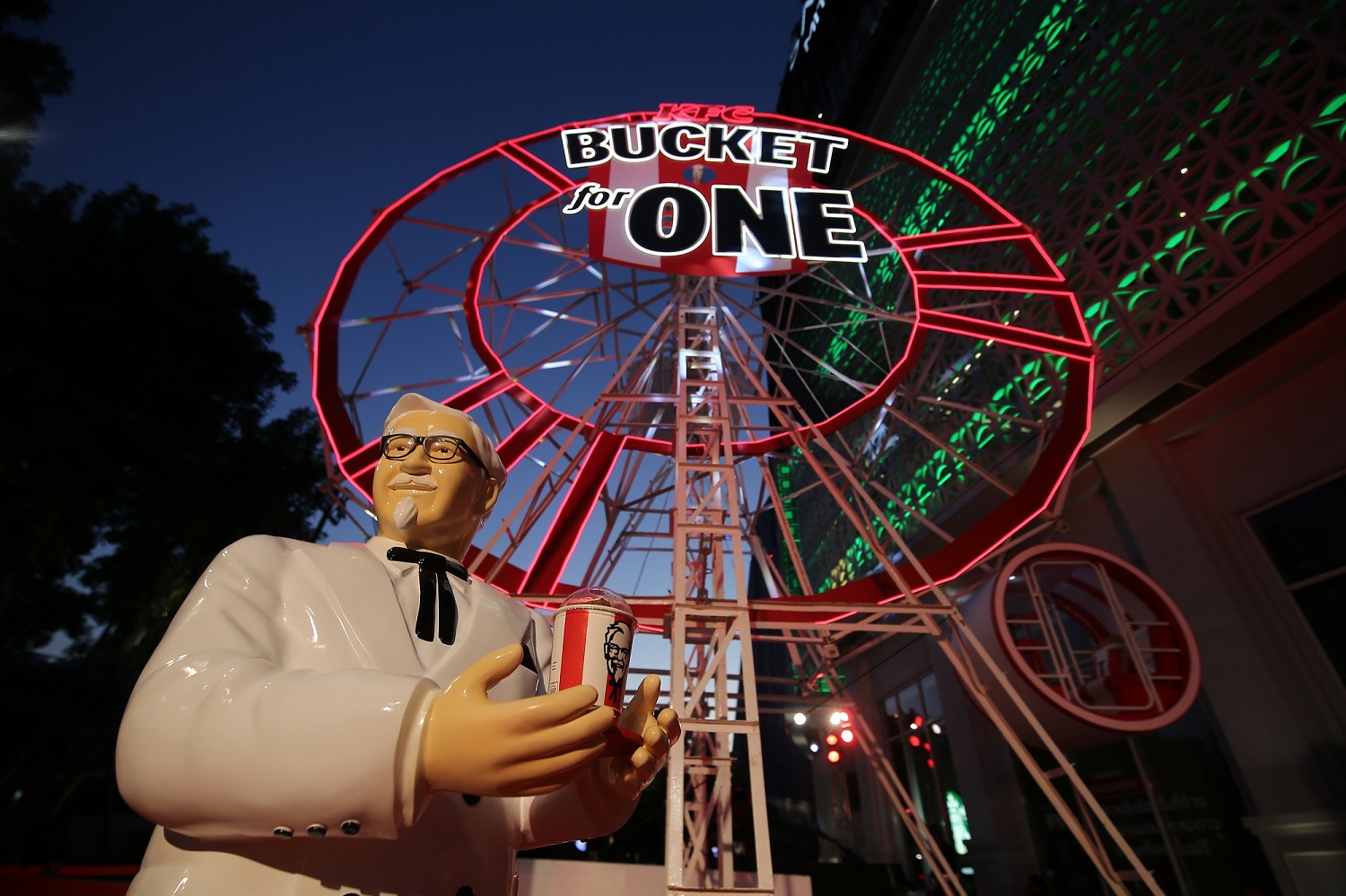 ครั้งแรกของโลก KFC จัดเซอร์ไพรส์ใหญ่กลางกรุง ยก Wheel for One ชิงช้าสวรรค์กระเช้าเดี่ยวเอาใจสายอร่อยคนเดียวด้วยวิวสุดเอ็กซ์คลูซีฟ 