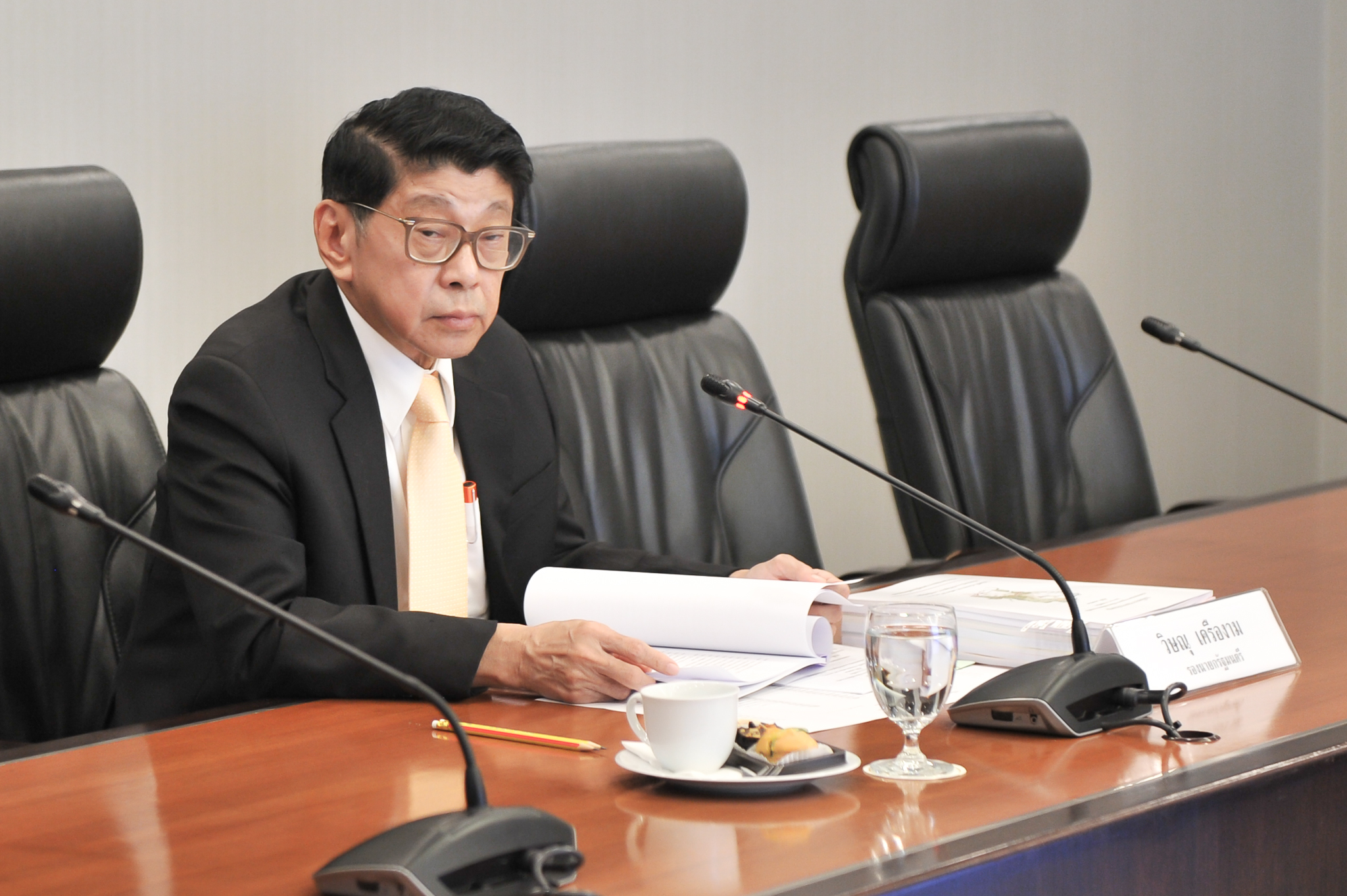 “วิษณุ” เผย รัฐบาลไม่ถกปมเปิดประชุมสภาสมัยวิสามัญญัตติแก้แฟลชม็อบ