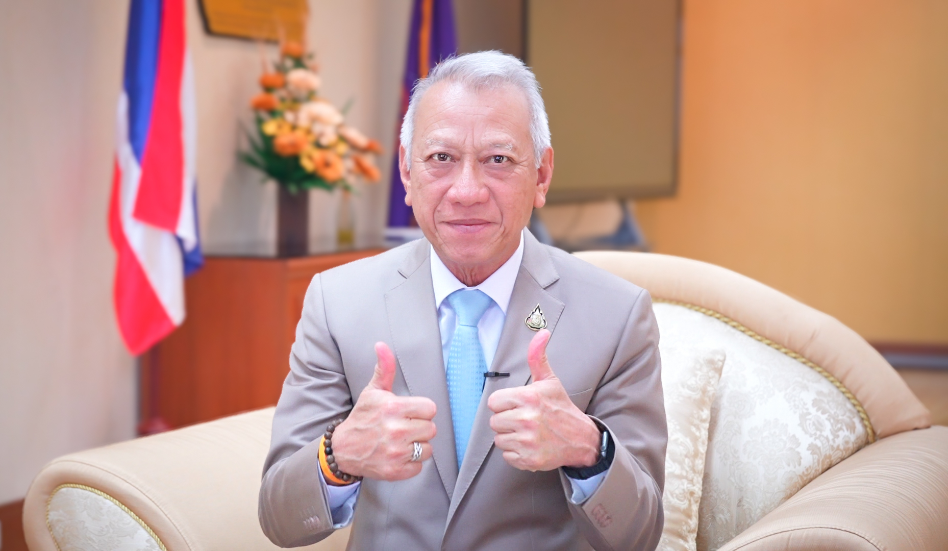 "พิพัฒน์" เตรียมเปิดบิ๊กเซอร์ไพรส์ มอบของขวัญวันแรงงาน ค่าแรงขั้นต่ำทั่วประเทศ 400 บาท