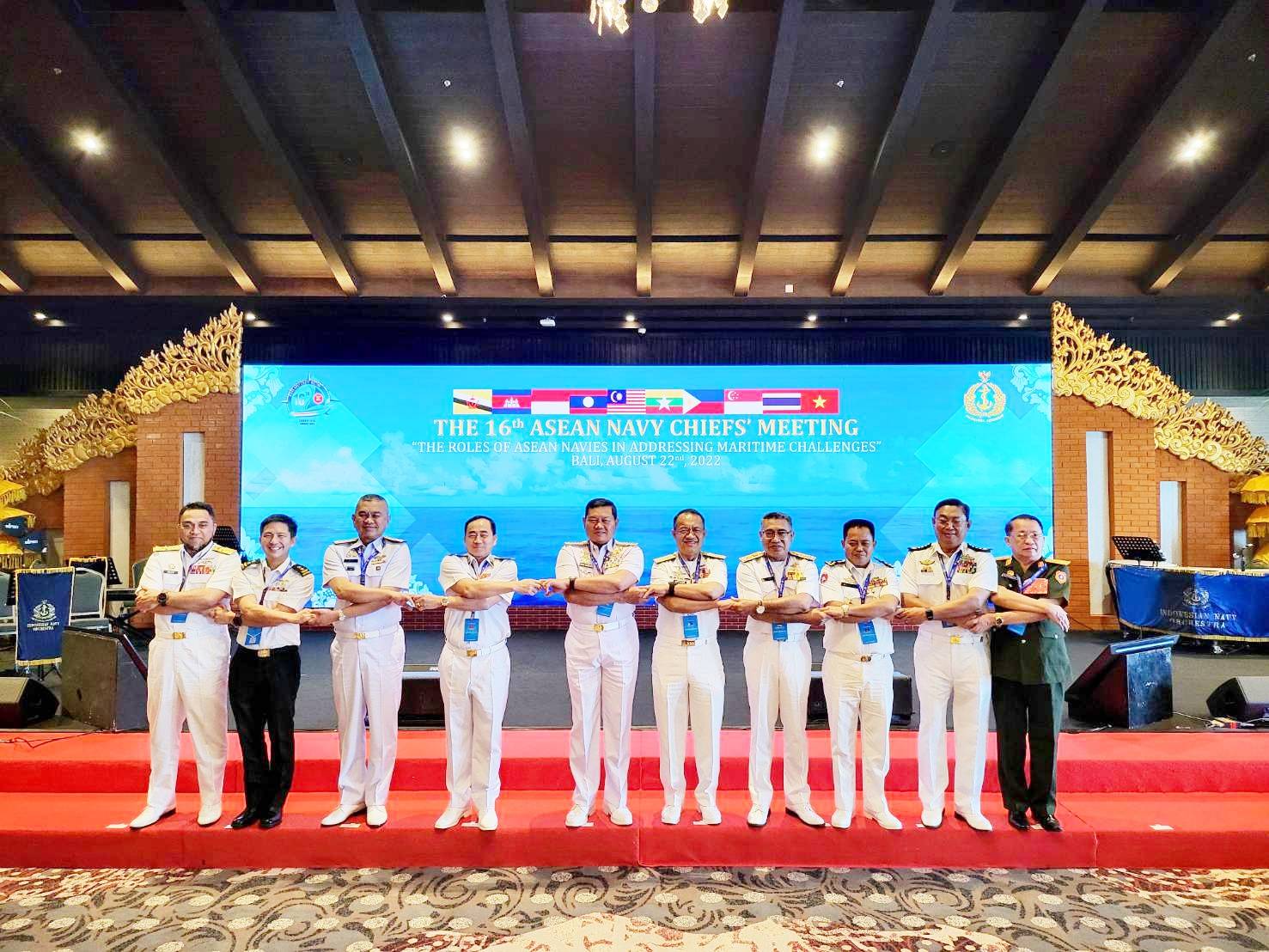 ผู้บัญชาการทหารเรือเข้าร่วมประชุมผบ.ทร.อาเซียน ณ เกาะบาหลี 