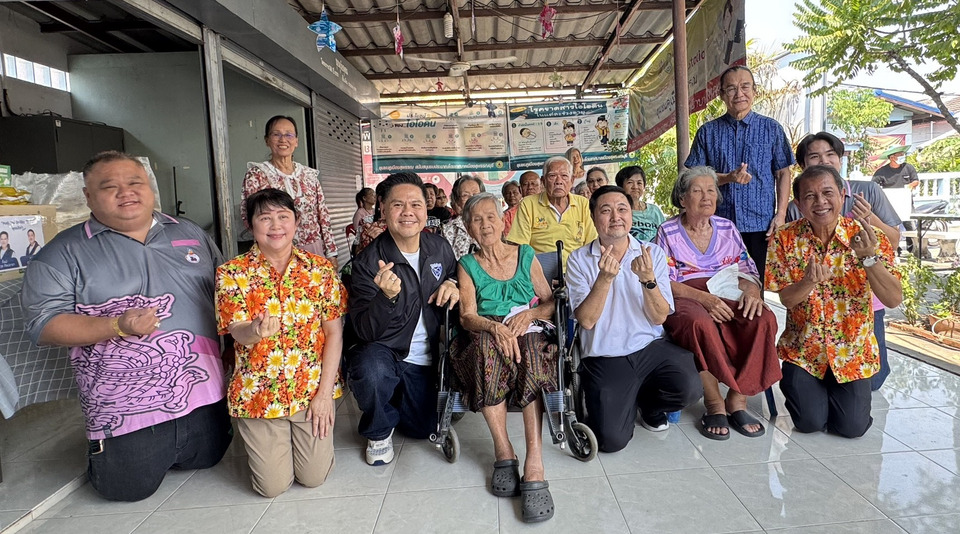 “วราวุธ-สรชัด” ร่วมชาวคูเมืองสุพรรณ ทำบุญสงกรานต์ ปีใหม่ไทย สานต่องานพ่อบรรหาร