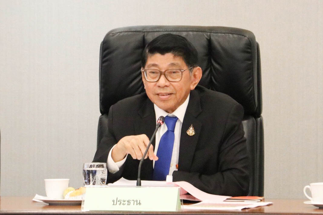 ‘วิษณุ’ เมิน ‘เฉลิม’ พุ่งเป้าอภิปราย ปมตีความกฎหมาย