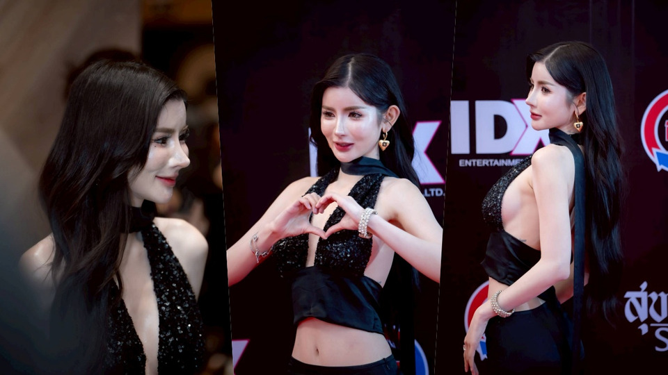 พรมแดงไฟลุก!!! "เกลิน ธัญรดี" สวยออร่า ฉ่ำ งาน Superstar Idol Awards
