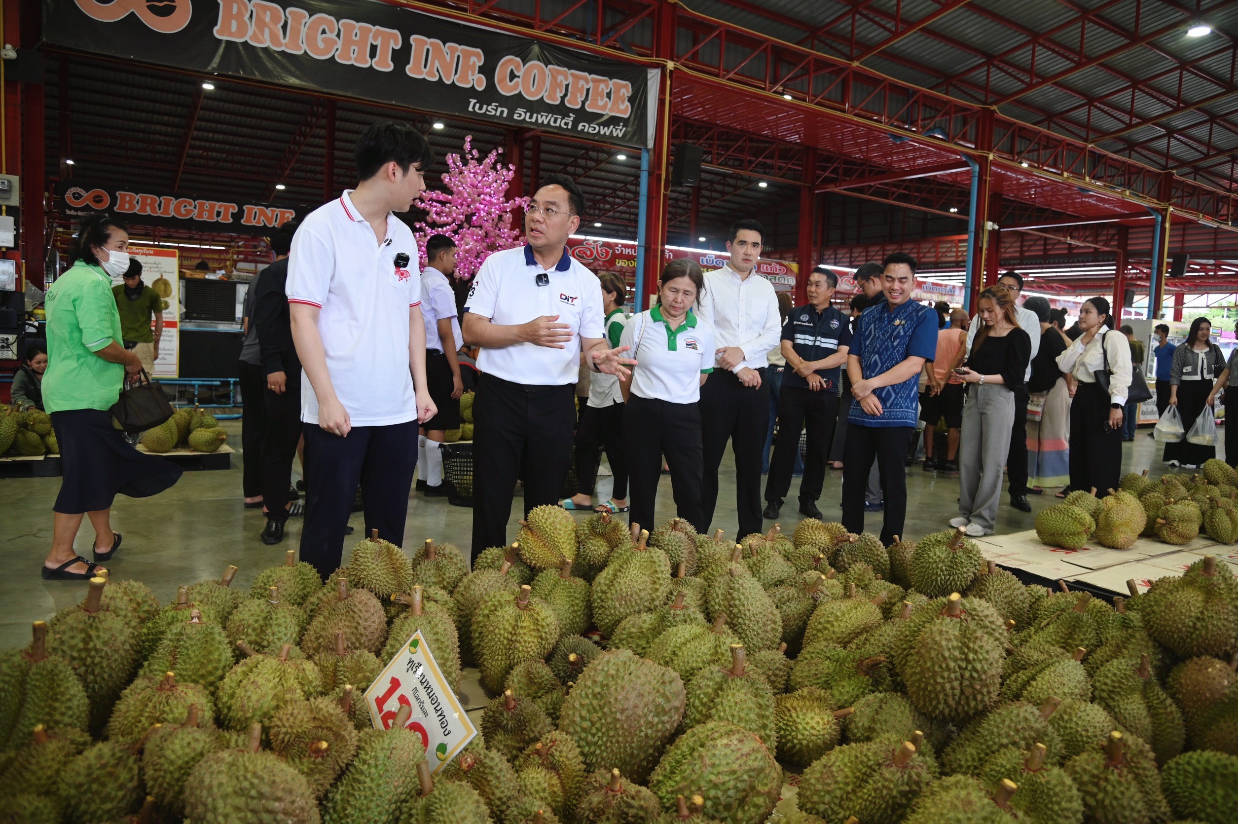 เริ่มแล้ว! Thai Fruit Festival 2025 ลุยตลาดสดทั่วกรุง โปรเด็ดทุเรียน 99 บาท หนุนผลไม้ไทยวันละ 50 ตัน