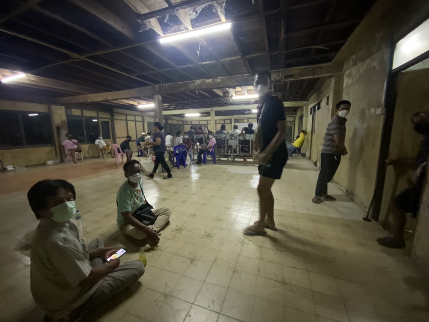 สืบภาค 2 ร่วมตำรวจภูธรตราดและสภ.หนองบอน จับพนันมวยตู้ได้ผู้ต้องหา 41 คนดำเนินคดี 
