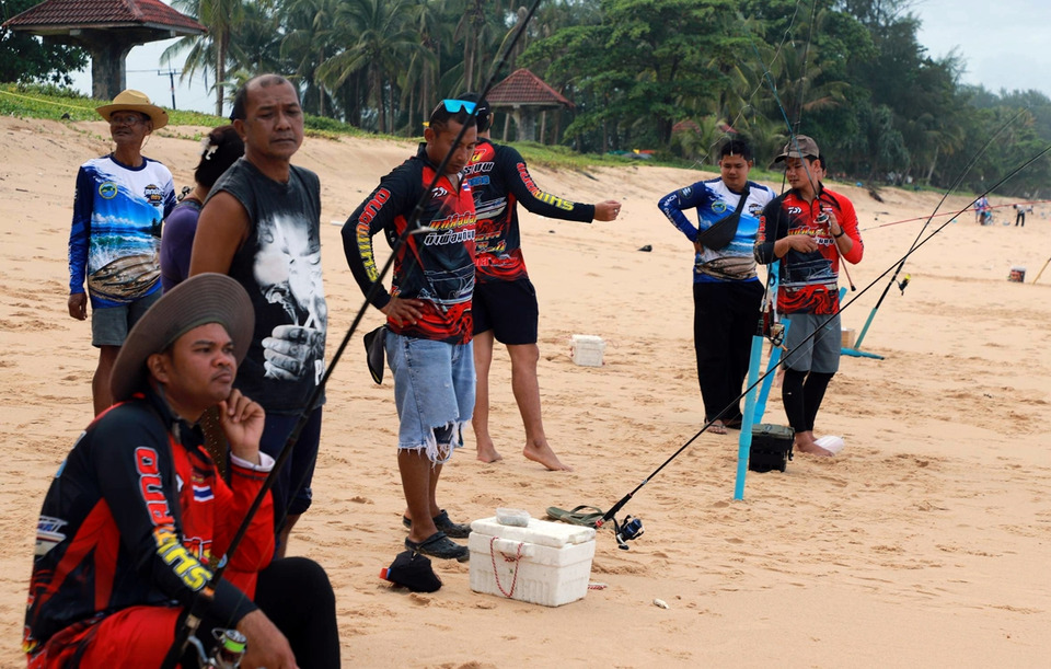 นักตกปลาชายหาดแห่ร่วมศึก "ตกปลาทรายหาดท้ายเหมือง" คึกคัก กระตุ้นท่องเที่ยวพังงา