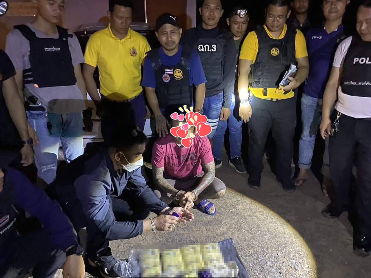 ชุดปฏิบัติการ 238 พิทักษ์นครลำดวนฟิตบุกทลายแก๊งค้ายานรกยึดของกลาง 6.2 หมื่นเม็ดและทรัพย์สินมูลค่ากว่า 2 ล้าน