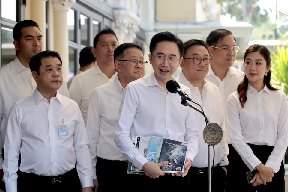 "ยศชนัน" กางโรดแมปนวัตกรรมกู้ชาติ! ชู 5 กระทรวงเพื่อไทย ผุดไอเดีย "ห้องปลอดฝุ่น-ปุ๋ยไทย" สู้วิกฤติ