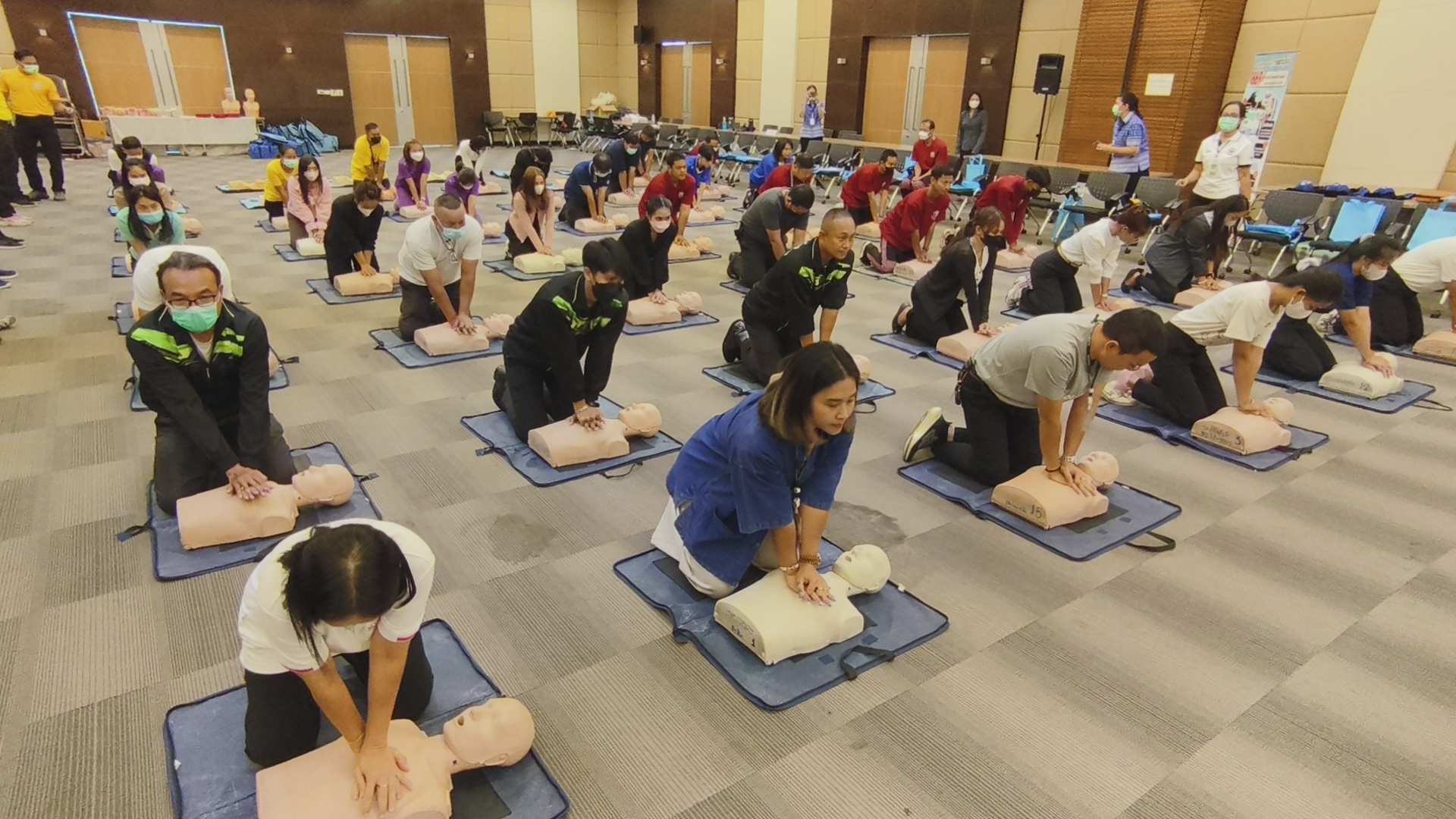 เทศบาลตำบลบางปู จัดโครงการอบรมการช่วยชีวิตพื้นฐาน (CPR)ให้กับพนักงานเทศบาลฯ