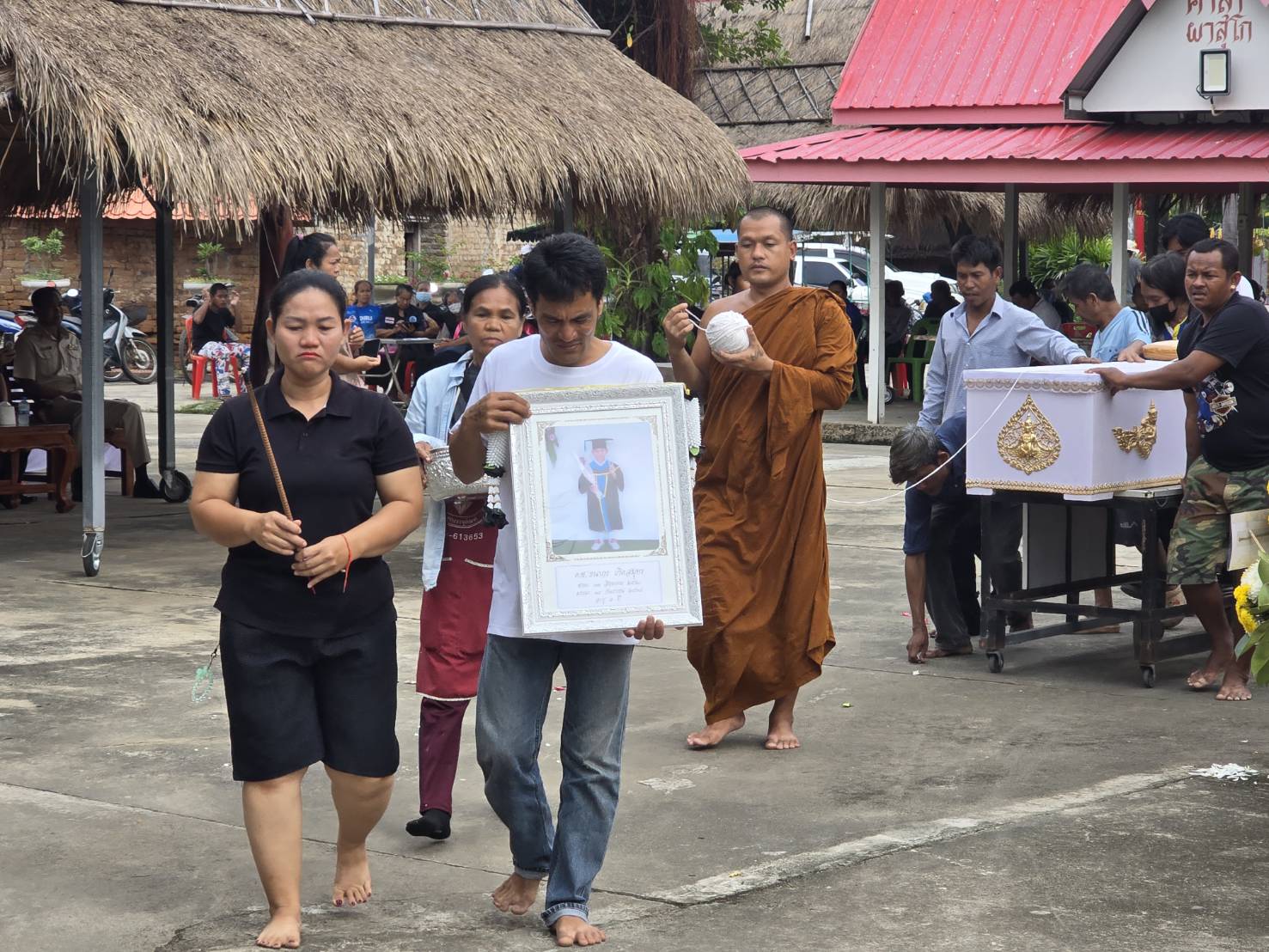 อุทาหรณ์เศร้า เด็กชาย 8 ขวบจมน้ำเสียชีวิต พ่อวอนรัฐเร่งสอนว่ายน้ำในโรงเรียนชนบท