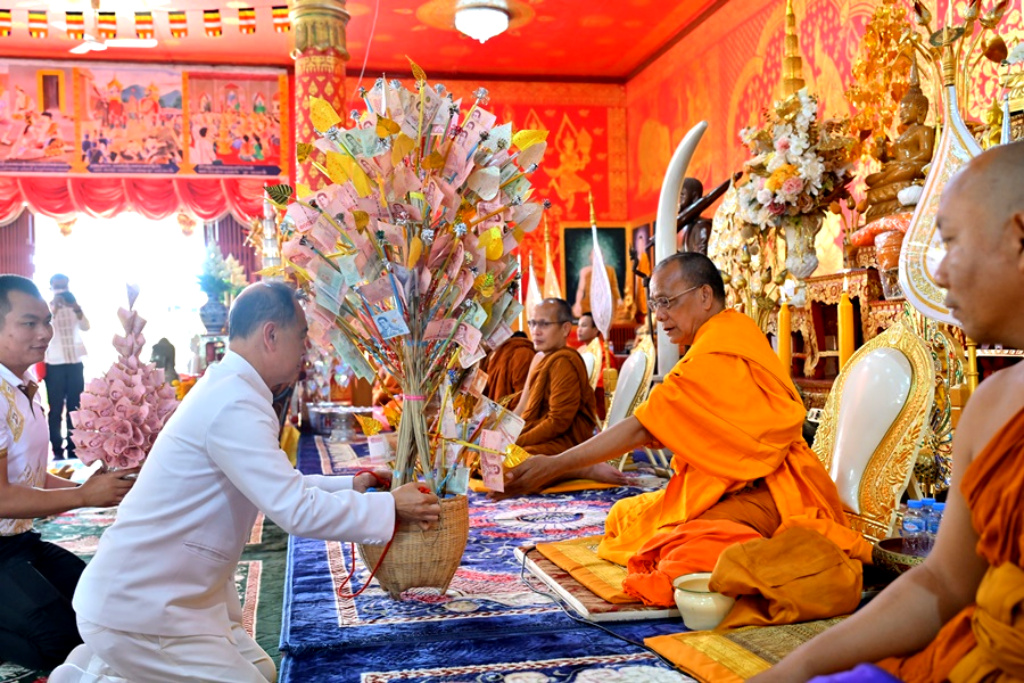 ไทย-สปป.ลาว ทอดผ้าป่าฯ ส่งเสริมพระพุทธศาสนา 2 แผ่นดิน