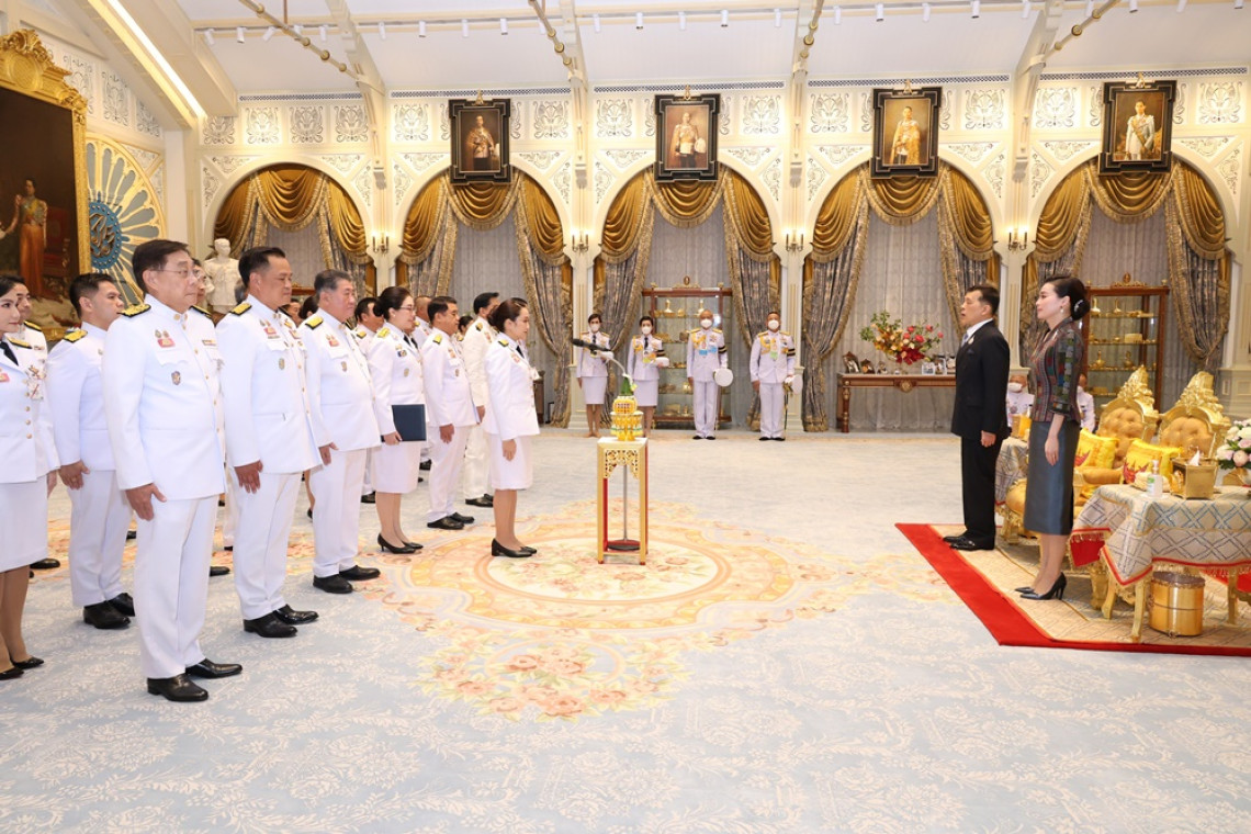 “ในหลวง” พระราชทานพร ครม.ใหม่ “มุ่งมั่น” ปฏิบัติหน้าที่ตามที่ได้ถวายสัตย์
