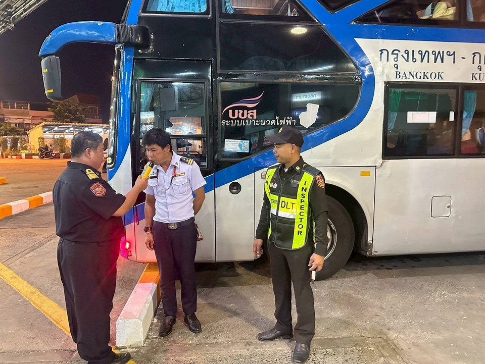   กรมขนส่งฯ ดูแลปชช.เดินทางช่วงปีใหม่69 กำชับผปก.-พขร.ปฏิบัติตามกม.เคร่งครัด ห้ามฉวยโอกาสเอาเปรียบเด็ดขาด