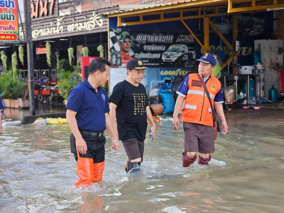 “มหาดไทย”ลุยแก้น้ำท่วมสุโขทัย! เร่งเครื่องสูบน้ำระยะไกล รับมือมวลน้ำจากฝน-อ่างเก็บน้ำล้น