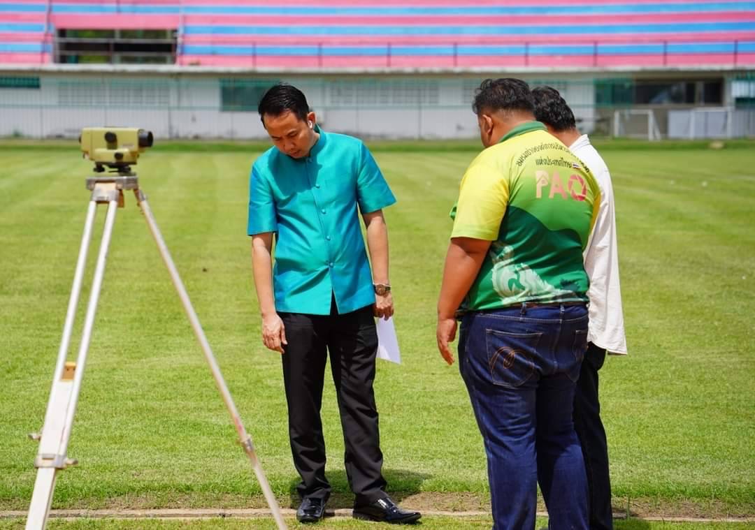 นายกอบจ.ยโสธร คุมเข้มปรับปรุงลู่วิ่งสนามกีฬาอบจ. ให้ได้มาตรฐาน