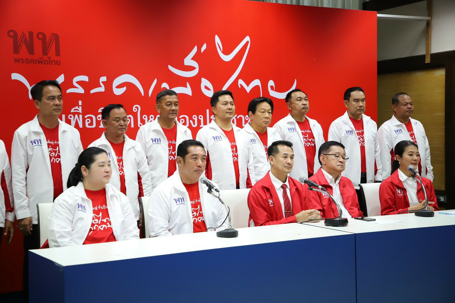 มาตามนัด ! "สนธยา คุณปลื้ม" ยกทีม "บ้านใหญ่เมืองชล" กลับ "เพื่อไทย" มั่นใจชนะเลือกตั้งแลนด์สไลด์ชลบุรีทั้ง 10 เขต 