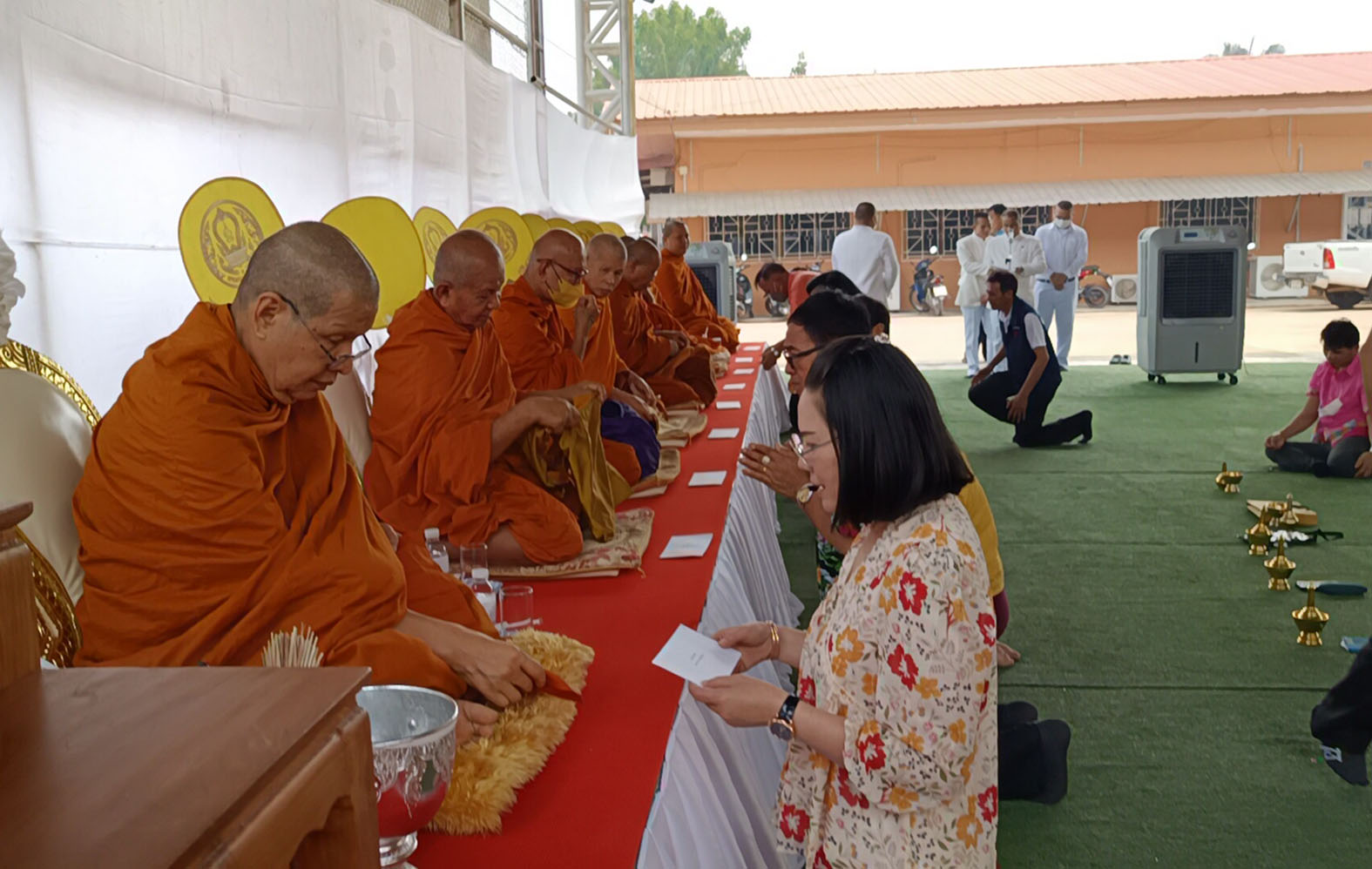 อบจ.บึงกาฬม่วนชื่นสุดเบิกบานสงกรานต์รดน้ำไหว้พระขอพร