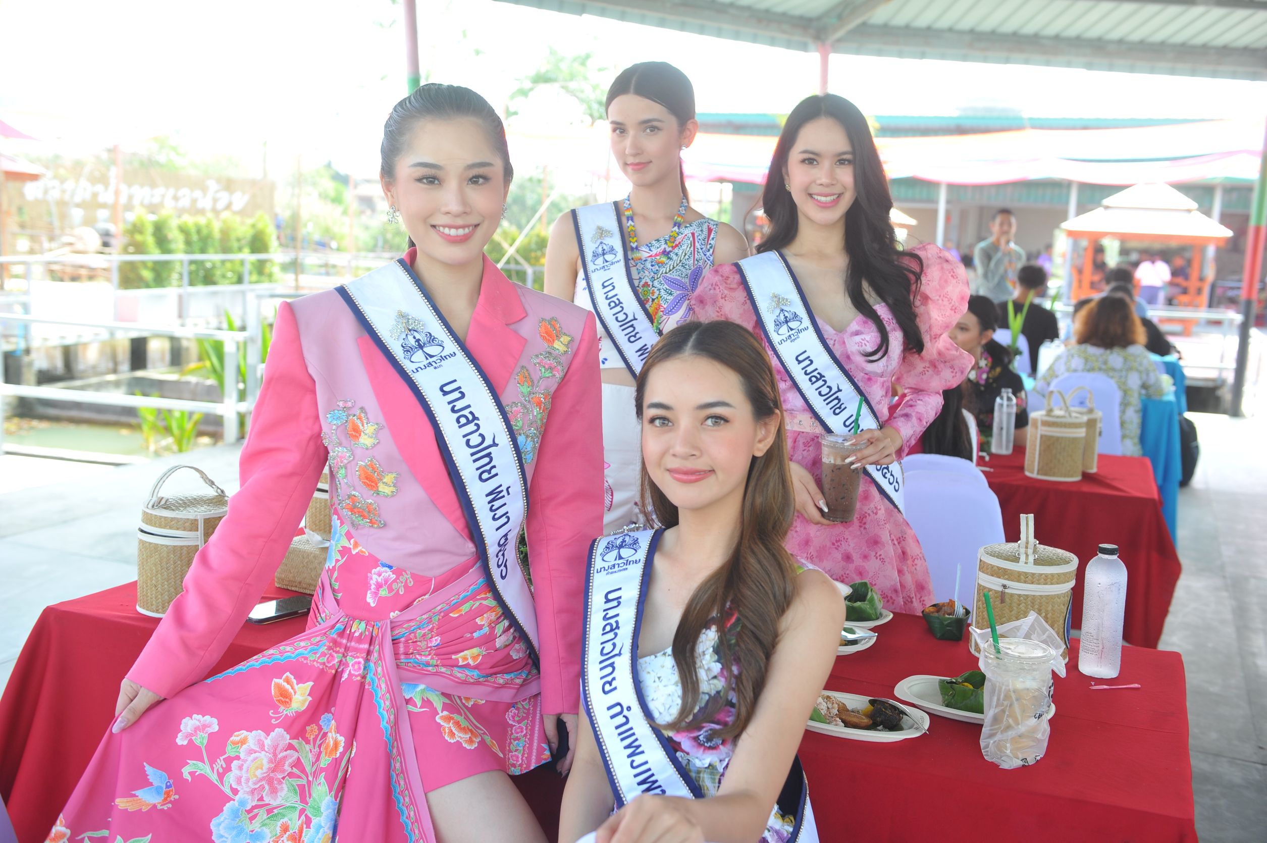 'นางสาวไทย 2566' แจกความสดใสทะเลน้อย จ.พัทลุง