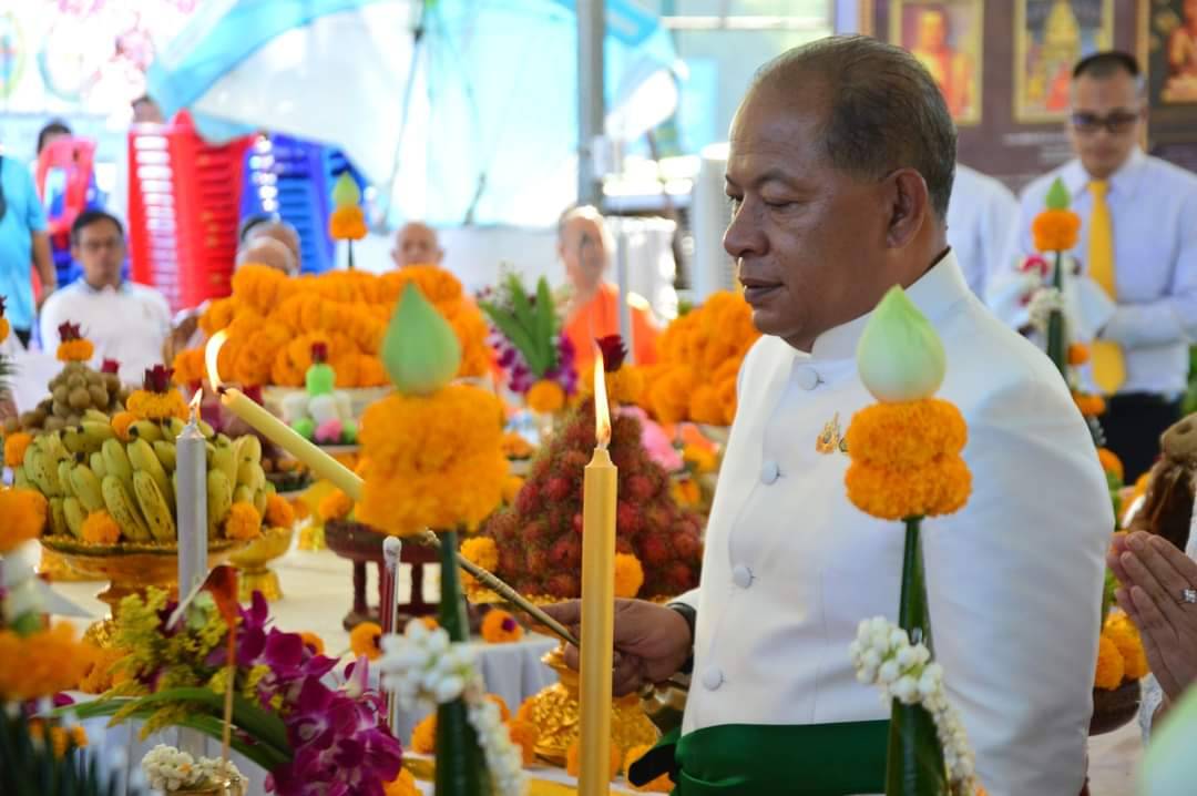 ผู้ว่าฯพิจิตรประกอบพิธีบวงสรวงแม่ย่านางเรือเพื่อความเป็นสิริมงคลในการจัดงาน แข่งเรือชิงถ้วยพระราชทาน 