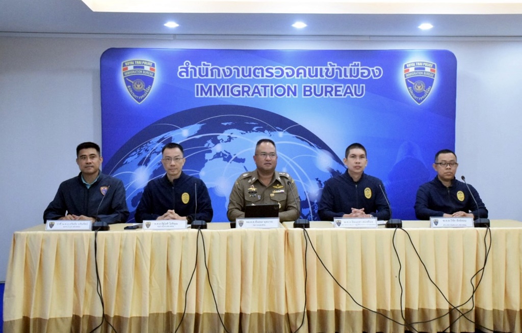 สตม.โชว์ผลงานจับ 3 คดี "หนุ่มฝรั่งเศสซุกโคคาอีน-3 เอเจนซี่ปลอมเอกสารยื่นวีซ่า"