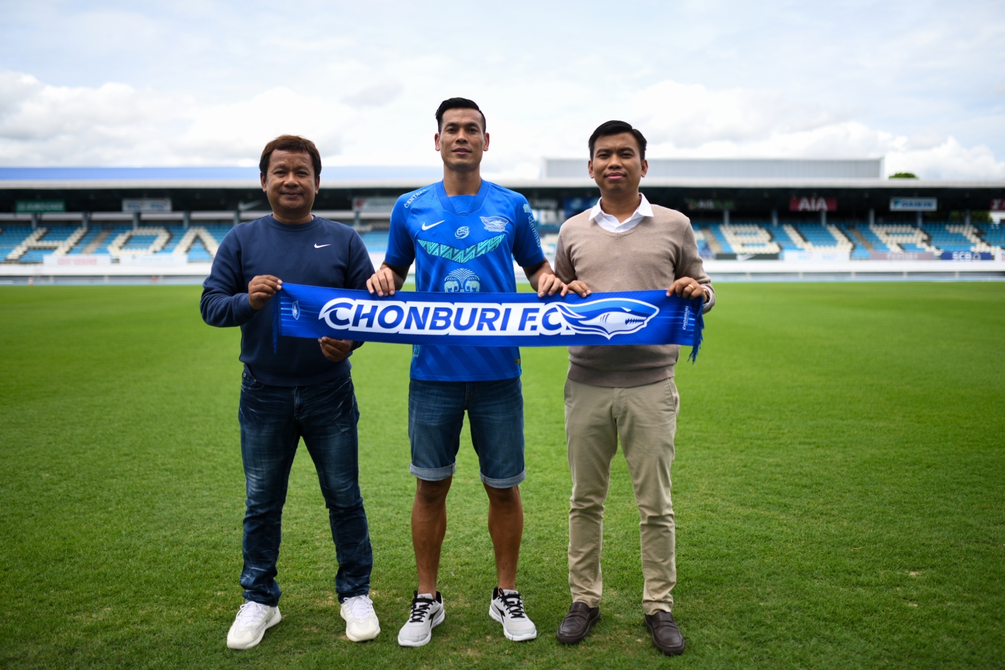 "ฉลามชล" คว้า "ซอว์ มิน ตุน" คัมแบ็คเสริมเกมรับ สู้ศึกไทยลีก 2022