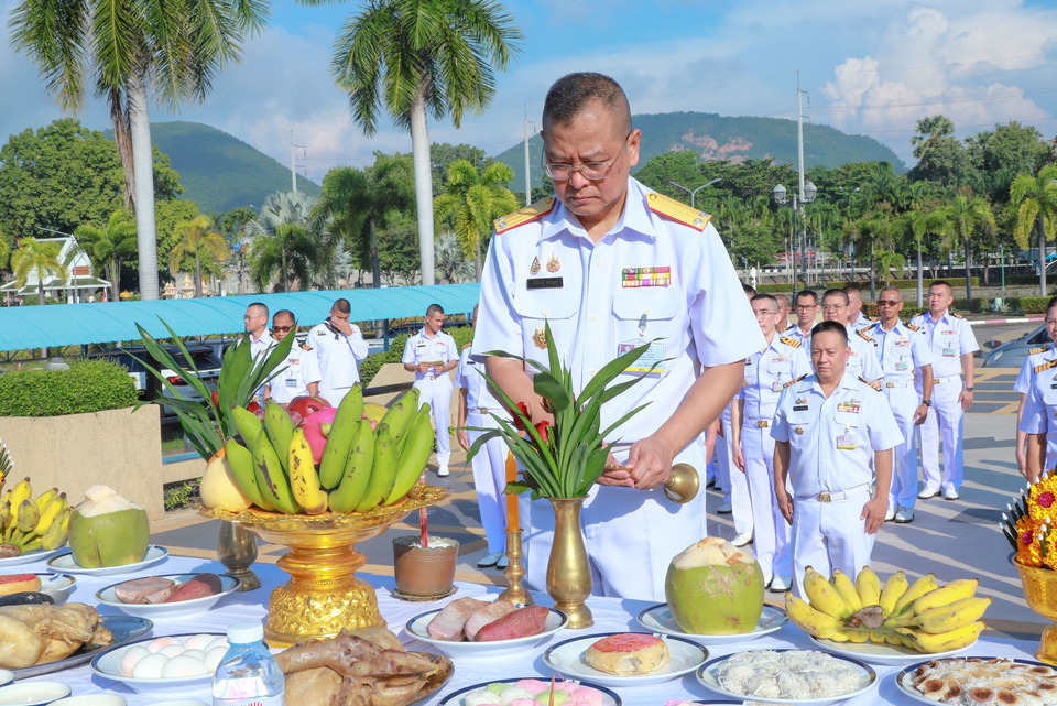 ผอ.รพ.สมเด็จพระนางเจ้าสิกิติ์ฯ สักการะสิ่งศักดิ์สิทธิ์ในโอกาสเข้ารับตำแหน่งใหม่ 