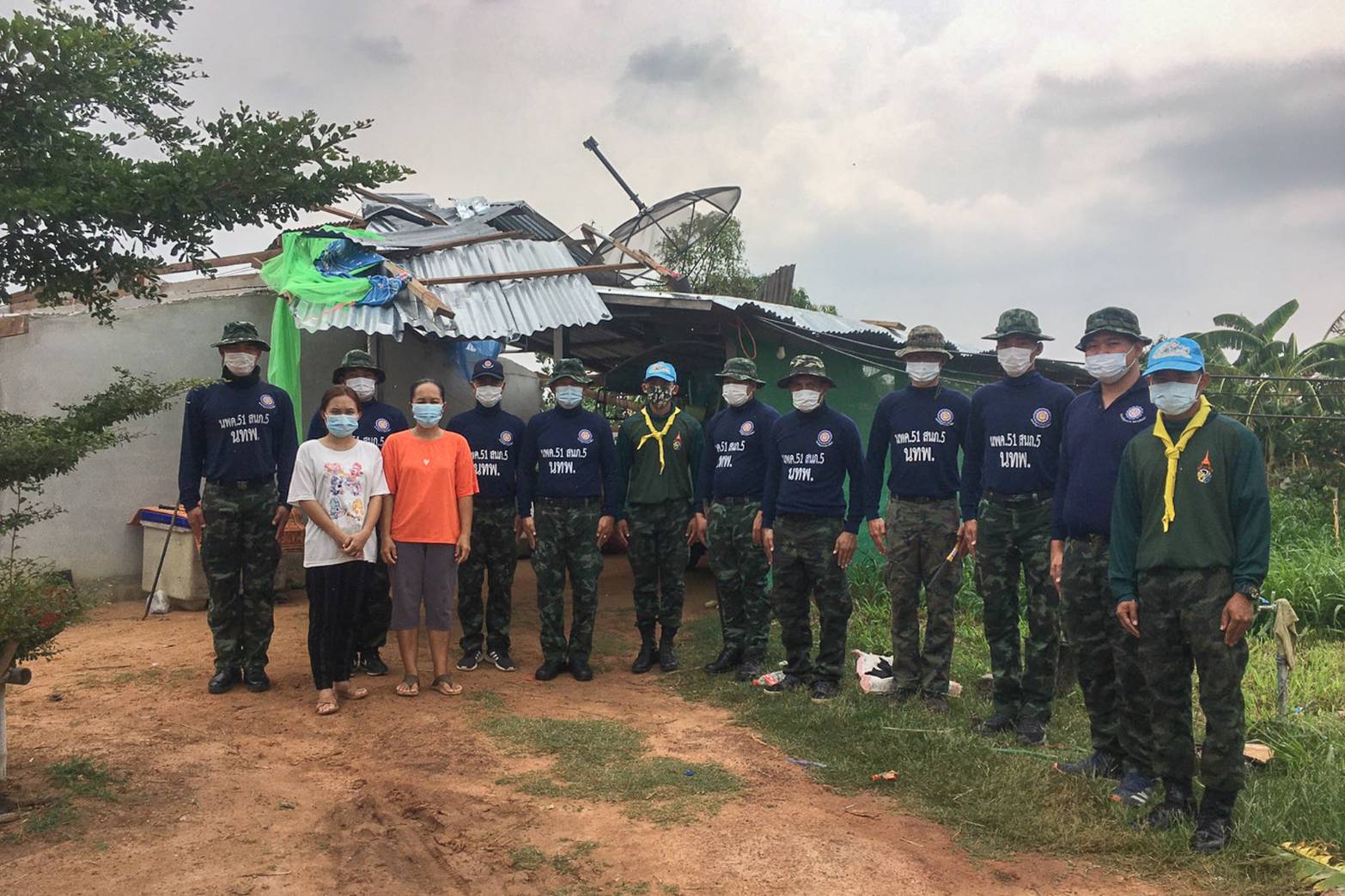 กองบัญชาการกองทัพไทย โดย หน่วยบัญชาการทหารพัฒนา ช่วยเหลือประชาชนประสบวาตภัย จากพายุฤดูร้อน