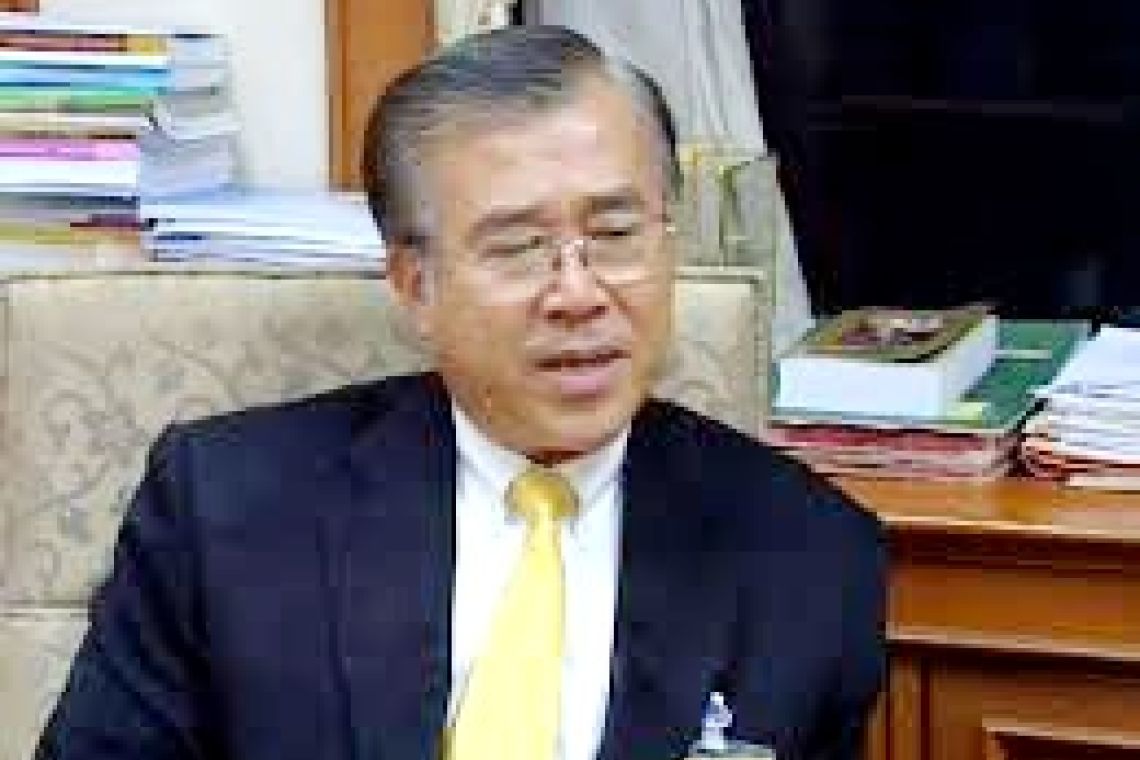 'บัญญัติ' แต่งกลอนปีใหม่ แซะการเมืองไทย​ งูเห่าย้ายพรรค
