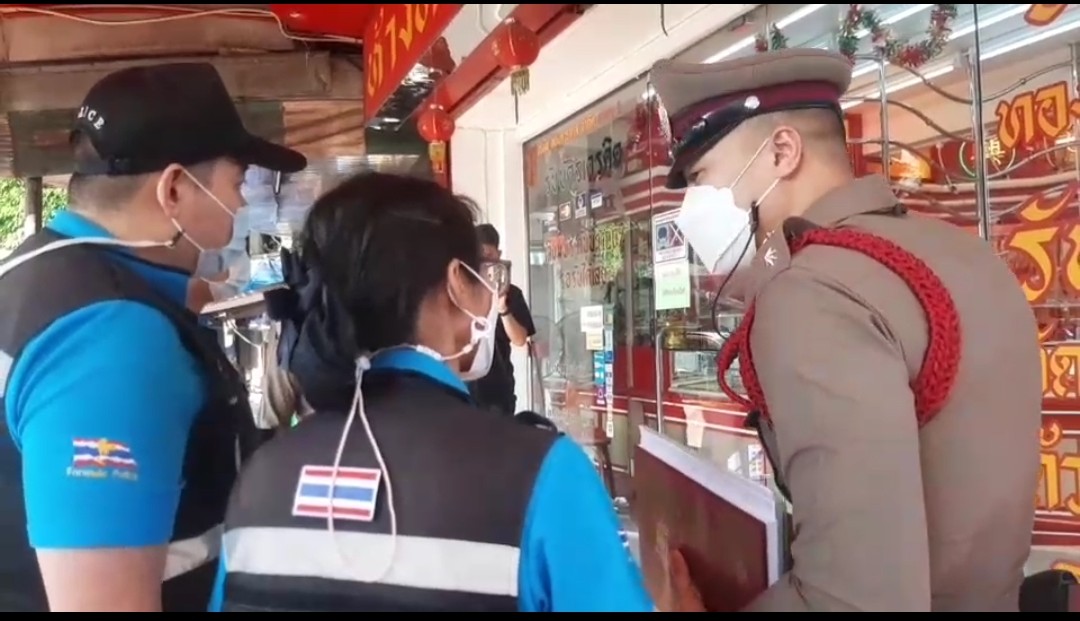 คนร้ายบุกเดี่ยวชิงทอง ห้างทองเยาวราช คู้บอน 2 ได้ทองคำหนัก 3 บาท เจ้าหน้าที่เร่งติดตามตัว