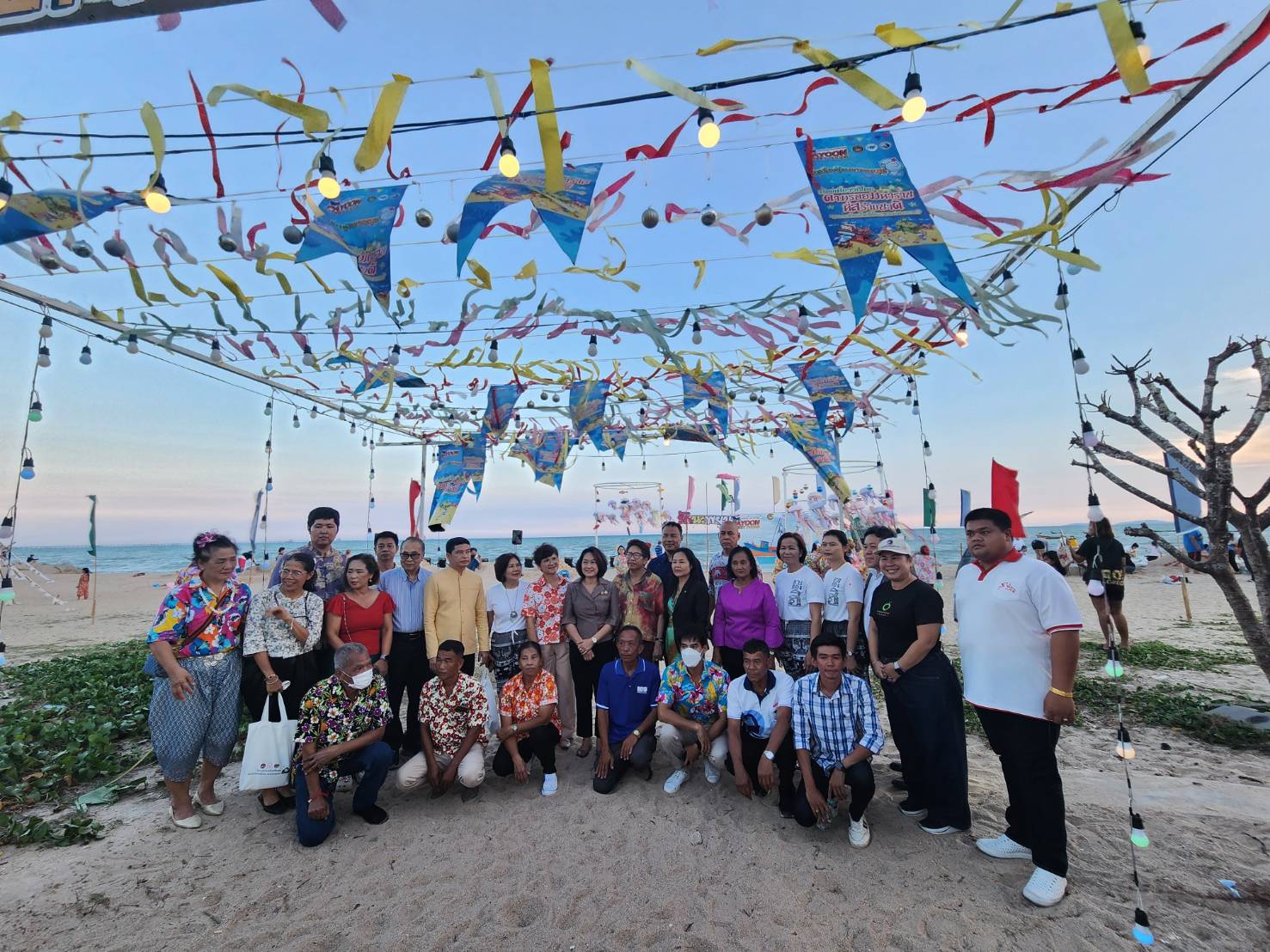 บ้านฉาง เปิดงานสตรีทฟู้ด@หาดพยูน กระตุ้นท่องเที่ยว 