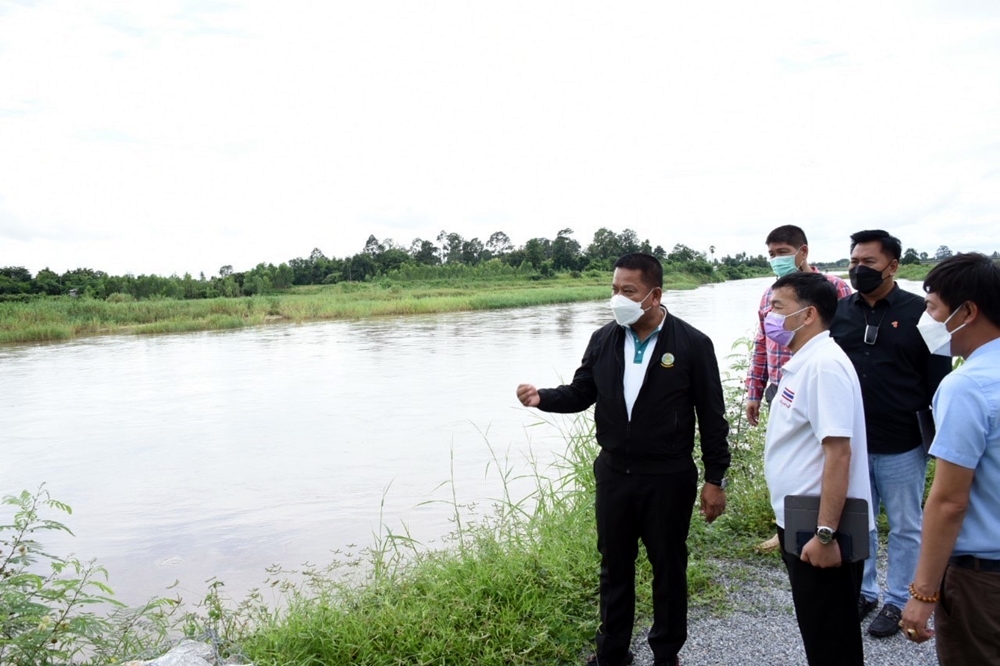 "รองอธิบดีฯชูชาติ" ลงพื้นที่ตรวจความพร้อมก่อสร้างโครงการอาคารบังคับน้ำในแม่น้ำปิง