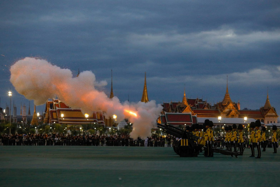 กองทัพบกยิงสลุตหลวงถวายความเคารพ-แสดงความจงรักภักดีอันสูงสุดแด่ สมเด็จพระพันปีหลวง 