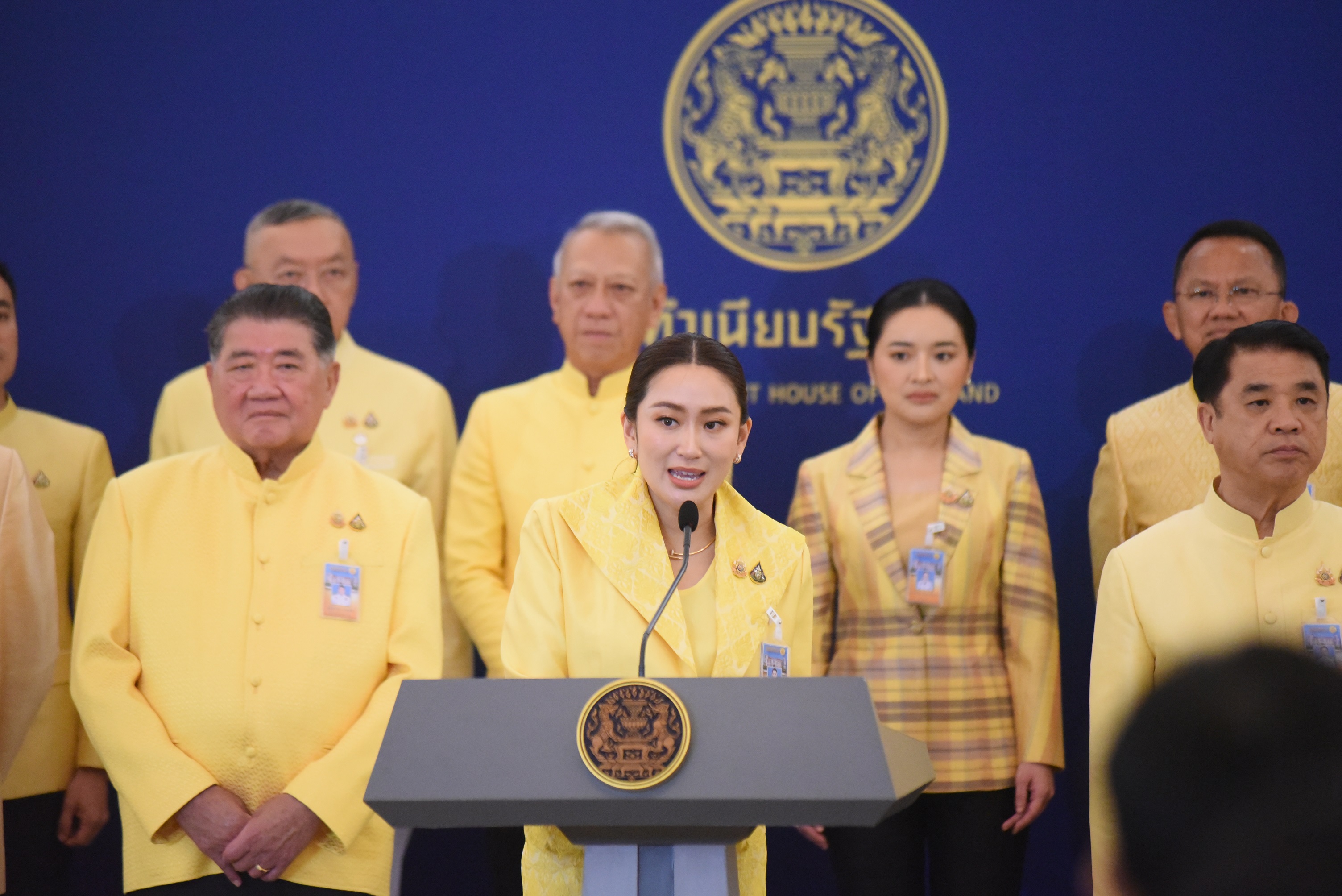 "นายกฯอิ๊งค์" แถลงครม.นัดพิเศษ ลั่นเราคือผู้แทนประชาชน โอดไม่อยากมีคดี "ลูกยังเล็ก" ขอไม่พูดออกจาก "เงาทักษิณ"