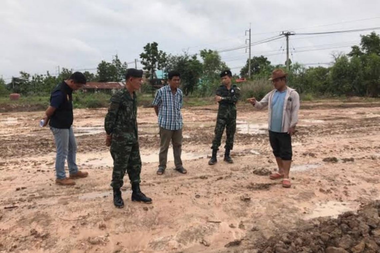 ลักขุดดินบึงศาลาคำ ต.บ้านว่าน อ.ท่าบ่อ พ่นพิษแล้ว ล่าสุดเตรียมออกหมายจับผู้รับเหมา ส่วนคนรับซื้อดินเจอข้อหารับของโจร
