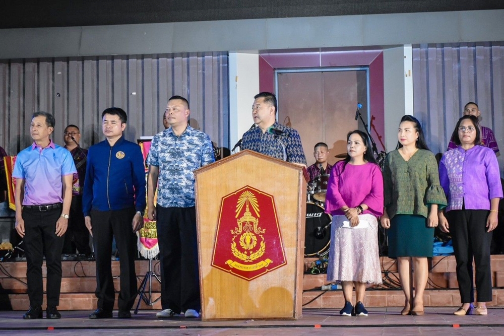 พ่อเมืองร้อยเอ็ด เปิดกิจกรรมกองทัพบกเพื่อประชาชน "Smile Army" คอนเสิร์ตรักไทยหัวใจ 4 ภาค