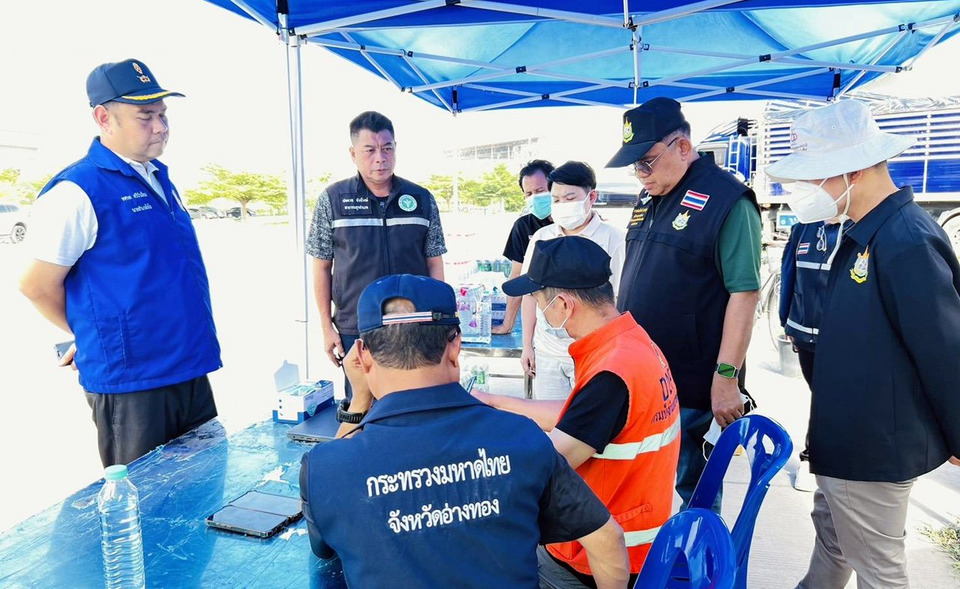 สธ.ไชโยลงพื้นที่ด่วน! แจกหน้ากาก–ยาสามัญ หลังโรงงานสกัดน้ำมันรำข้าวระเบิด เจ็บ 3 ราย