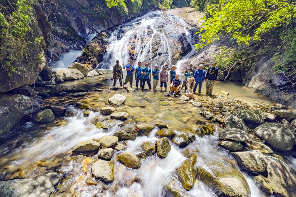 พบ 2 น้ำตกสวยในป่า ร่องรอยทำเหมืองแร่บนภูเขา เตรียมพัฒนาเป็นแหล่งท่องเที่ยวธรรมชาติแห่งใหม่ของพังงา