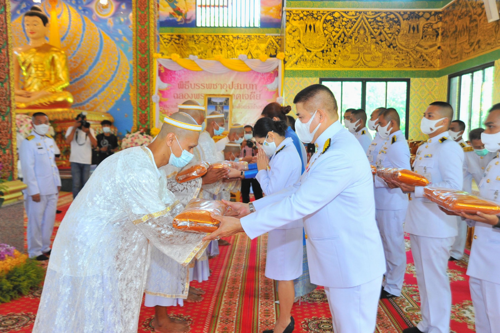 "ธรรมนัส-นฤมล" ร่วมพิธีอุปสมบทพระ 69 รูป ฉลองพระมหาธาตุเจดีย์ ถวายเป็นประราชกุศล แด่พระบาทสมเด็จพระเจ้าอยู่หัว 