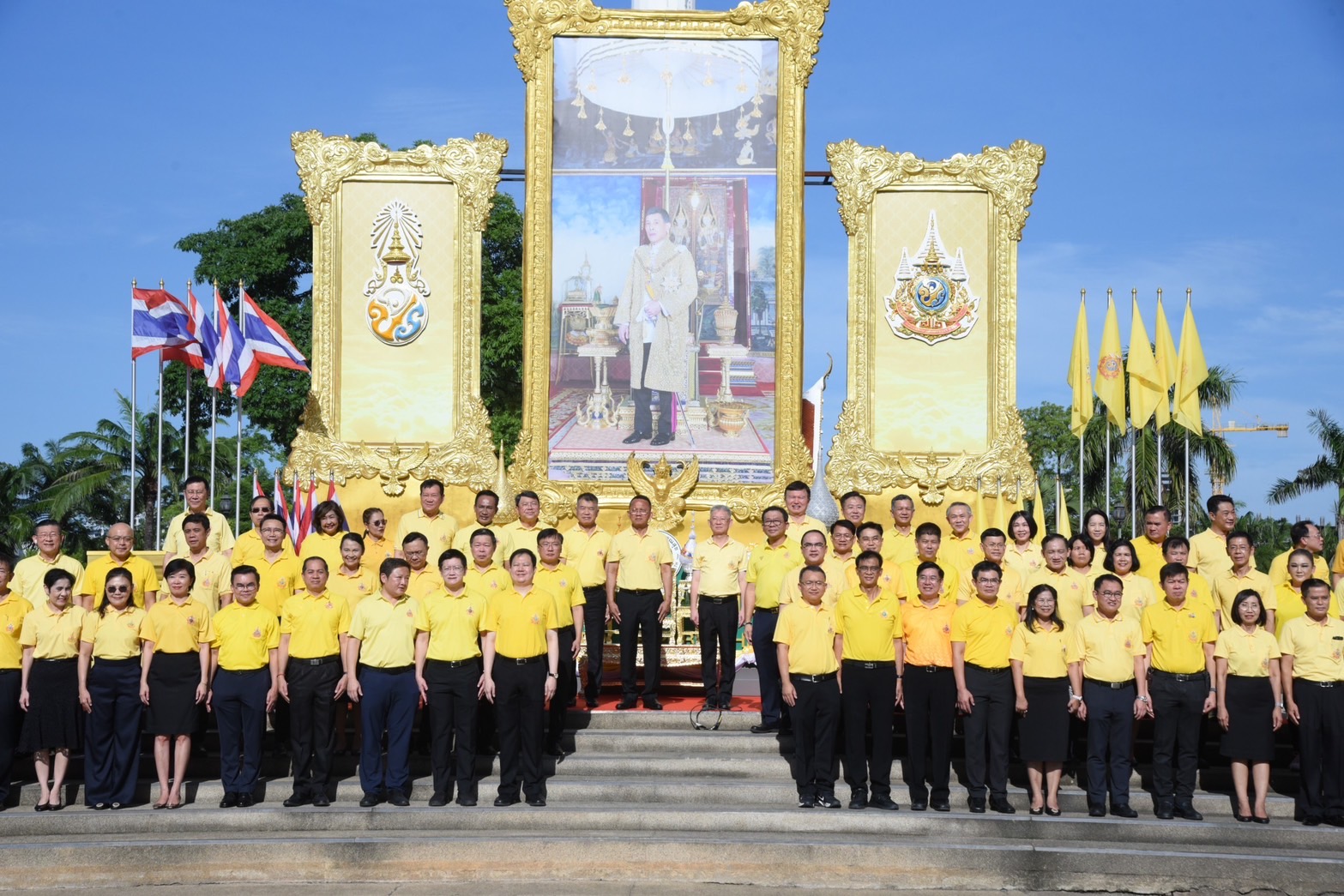 “สมศักดิ์” ประกาศความสำเร็จ “โครงการพาหมอไปหาประชาชน” สนองพระราชกรณียกิจด้านสาธารณสุข “ในหลวง ร.10” 